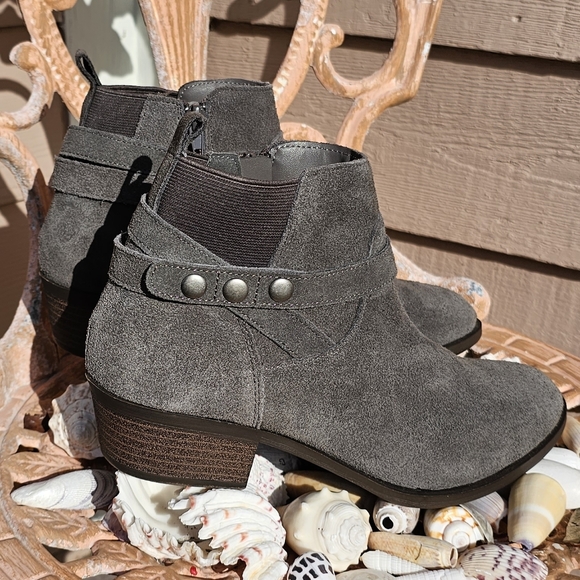 Kensie Shoes - Suede Ankle Booties Kenzie Gray Leather